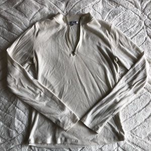 Fitted long sleeve collared white quarterzip shirt